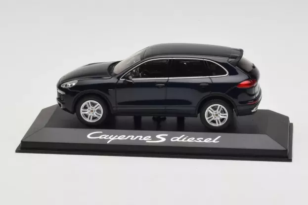 Minichamps Porsche Cayenne S Diesel 2014 1:43 WAP0200080E